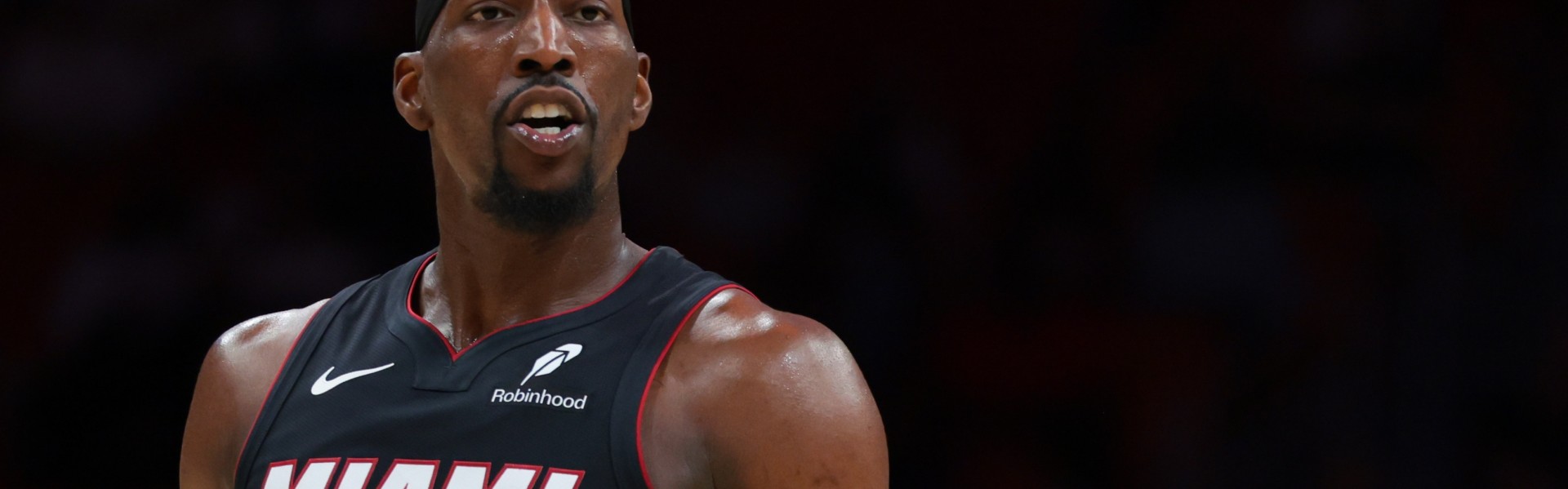 旺财28网页-尼克·杨狂喷：去TMD阿德巴约和奇才 科比怕要气得在坟墓里翻身了